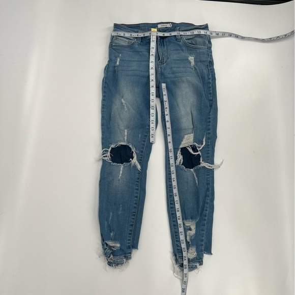 Cello Distressed Rough Hem Mid Denim Rise Jeans Size 9 Women’s - Picture 5 of 5